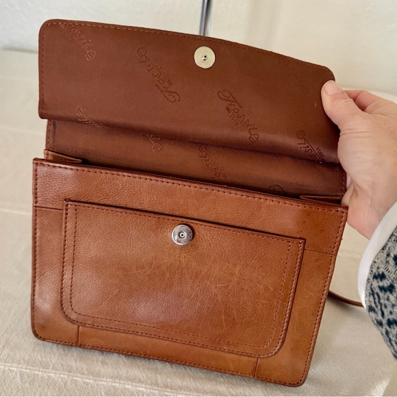 Fossil Genuine Leather Tan Crossbody Purse Medium Bag with Front Flap Pocket EUC - Picture 4 of 5